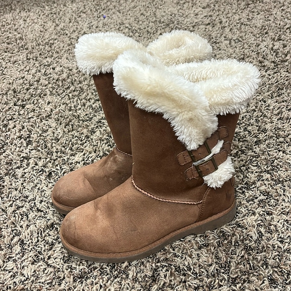 Womens 7.5 Makalu Boots